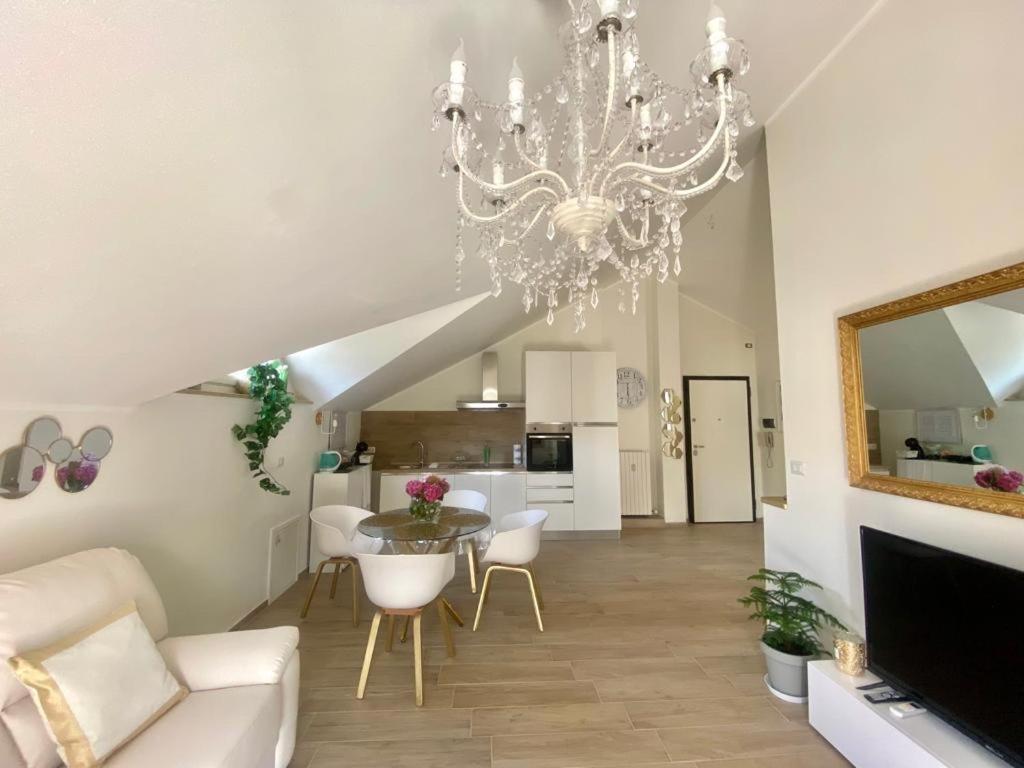 Casa Tra I Castelli Lägenhet San Martino Alfieri Exteriör bild
