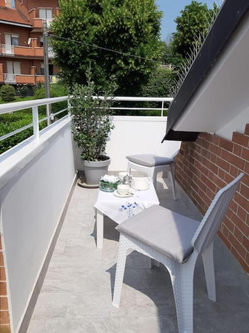 Casa Tra I Castelli Lägenhet San Martino Alfieri Exteriör bild