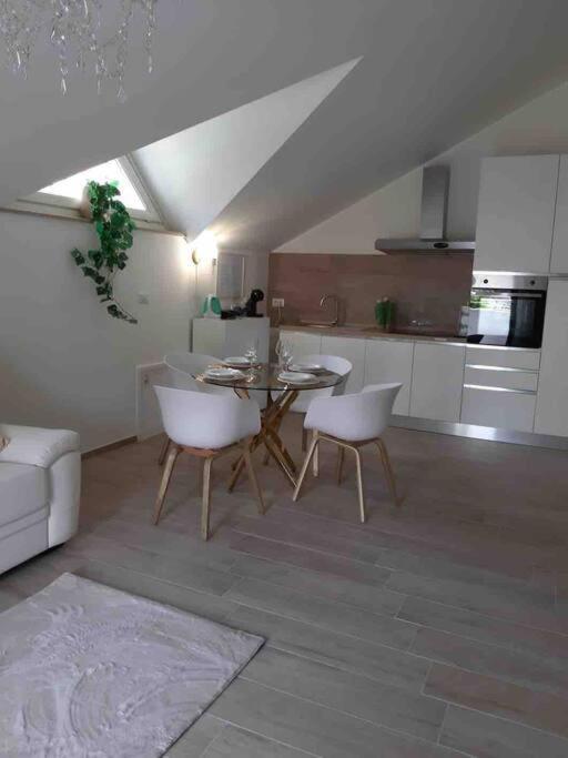 Casa Tra I Castelli Lägenhet San Martino Alfieri Exteriör bild
